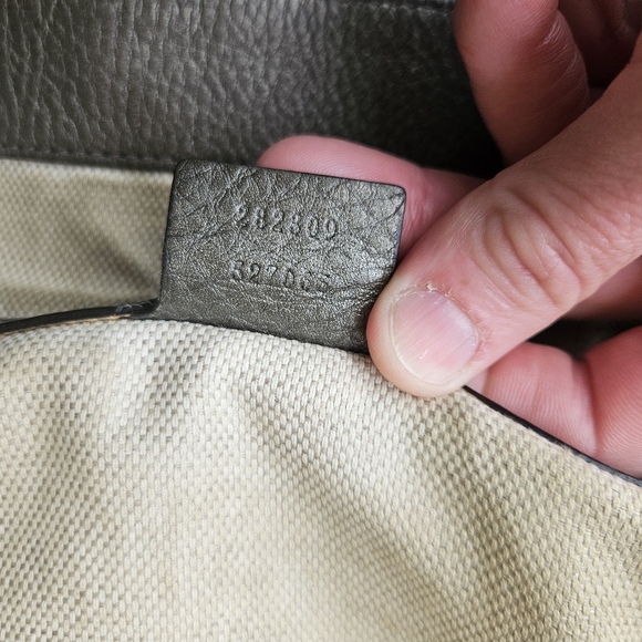 Authentic Gucci Pebbled Calfskin Medium Soho Shoulder Tote - Picture 6 of 16